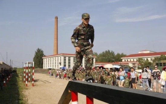 中央军委批准发布 《中国人民解放军军营开放办法》